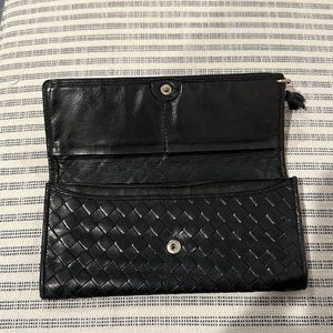 Woven leather wallet